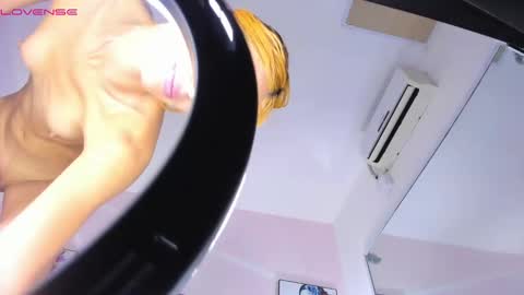 Snapshot of jenna_windsor chatting on 01-23-25, 03:22 Jenna online show from 01-23-25, 03:22