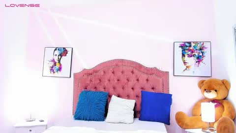 Snapshot of jenna_windsor chatting on 01-30-25, 08:10 Jenna online show from 01-30-25, 08:10