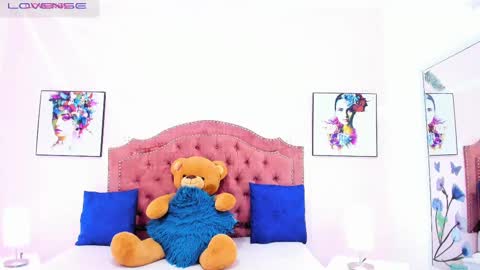 Snapshot of jenna_windsor chatting on 02-22-25, 07:14 Jenna online show from 02-22-25, 07:14