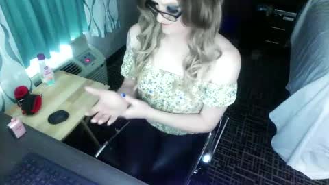 Jenna Cross online show from 01-28-25, 05:56