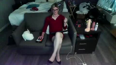 Jenna Cross online show from 05-26-26, 09:00
