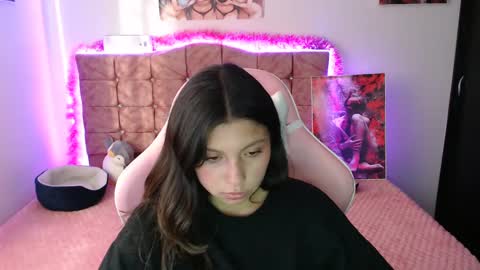 jennal_010 online show from 12-19-24, 09:38