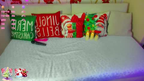 Snapshot of jennalison chatting on 01-05-25, 03:45 Jenn online show from 01-05-25, 03:45