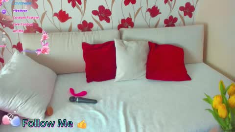 Snapshot of jennalison chatting on 03-09-25, 10:19 Jenn online show from 03-09-25, 10:19