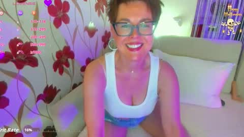 Snapshot of jennalison chatting on 10-29-25, 12:51 Jenn online show from 10-29-25, 12:51