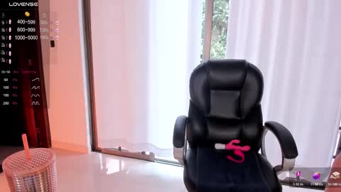 Jenna Olson  online show from 02-12-25, 06:40