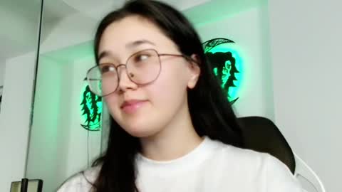 Snapshot of jennatyan chatting on 12-03-24, 01:32 JENNA online show from 12-03-24, 01:32