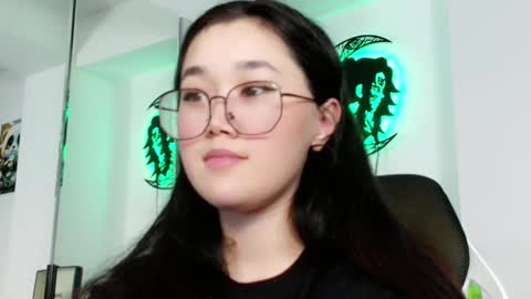 Snapshot of jennatyan chatting on 12-04-24, 01:31 JENNA online show from 12-04-24, 01:31