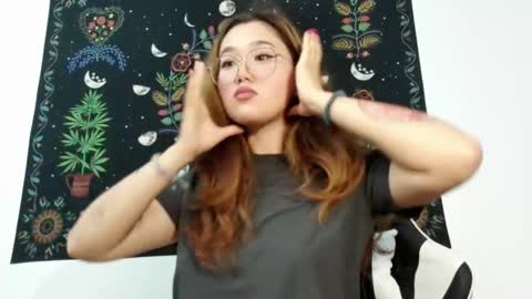 Snapshot of jennatyan chatting on 09-12-25, 03:45 JENNA online show from 09-12-25, 03:45