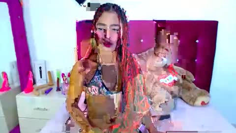 Snapshot of jenng18 chatting on 09-29-25, 05:23 jenn online show from 09-29-25, 05:23