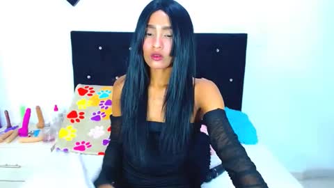 Snapshot of jenng18 chatting on 11-13-25, 05:01 jenn online show from 11-13-25, 05:01