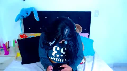 Snapshot of jenng18 chatting on 12-17-25, 03:23 jenn online show from 12-17-25, 03:23