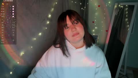 Snapshot of jennie_berry chatting on 02-04-25, 10:34 Jennie online show from 02-04-25, 10:34