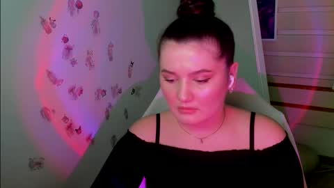 Snapshot of jennie_berry chatting on 02-20-25, 12:08 Jennie online show from 02-20-25, 12:08