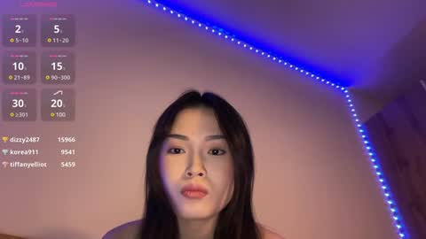 Snapshot of jennie_yung chatting on 01-11-25, 04:06 jennie_yung online show from 01-11-25, 04:06