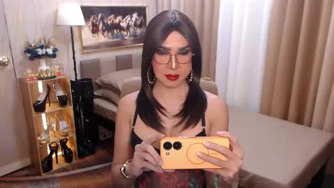 Snapshot of jenniegarcia chatting on 05-18-26, 10:21 jenniegarcia online show from 05-18-26, 10:21