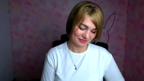 Snapshot of jennifer_cuttie chatting on 06-27-26, 06:29 Jennifer online show from 06-27-26, 06:29
