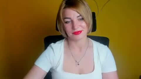 Snapshot of jennifer_cuttie chatting on 07-03-26, 12:00 Jennifer online show from 07-03-26, 12:00