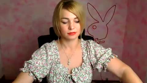 Snapshot of jennifer_cuttie chatting on 07-13-26, 11:57 Jennifer online show from 07-13-26, 11:57