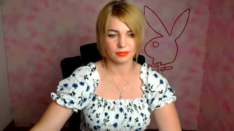 Snapshot of jennifer_cuttie chatting on 07-14-26, 11:38 Jennifer online show from 07-14-26, 11:38