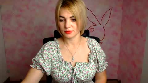 Snapshot of jennifer_cuttie chatting on 07-21-26, 05:43 Jennifer online show from 07-21-26, 05:43