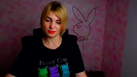 Snapshot of jennifer_cuttie chatting on 07-27-26, 11:50 Jennifer online show from 07-27-26, 11:50