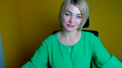 Snapshot of jennifer_cuttie chatting on 07-29-26, 12:14 Jennifer online show from 07-29-26, 12:14