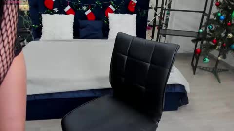 Jennifer online show from 01-07-26, 01:30