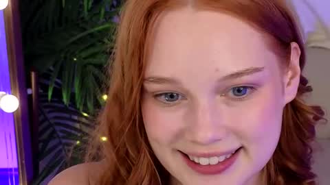 Jennifer online show from 10-10-25, 01:43