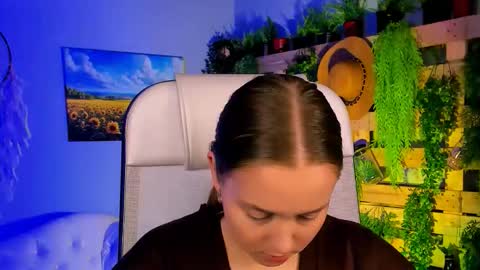 Jennifer online show from 10-14-25, 03:13