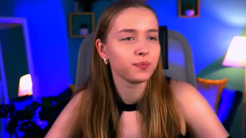 Jennifer online show from 10-29-25, 01:46