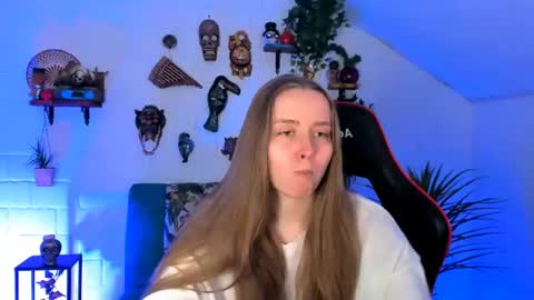 Jennifer online show from 06-19-26, 08:12