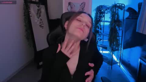 jenniferkiim online show from 10-27-25, 10:30