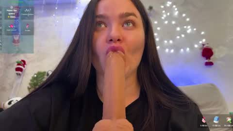 Snapshot of jennisxcharming chatting on 01-04-25, 05:47 Mila online show from 01-04-25, 05:47