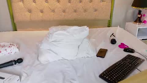 Snapshot of jenny__lawrence chatting on 07-17-26, 12:06 jenny__lawrence online show from 07-17-26, 12:06
