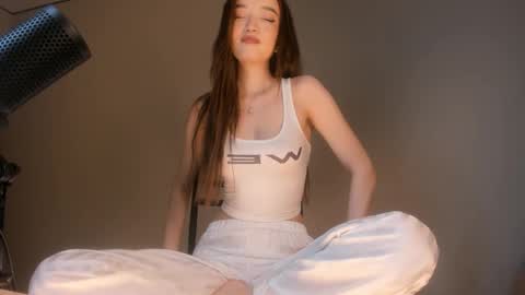 Snapshot of jenny__lii chatting on 02-13-25, 02:09 call me Jenny online show from 02-13-25, 02:09