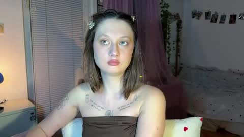 Snapshot of jenny_cox_love chatting on 05-19-26, 06:36 Jennifer Jenny Darling online show from 05-19-26, 06:36