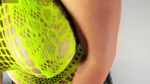 Snapshot of jenny_desire chatting on 11-20-25, 03:28 jenny online show from 11-20-25, 03:28