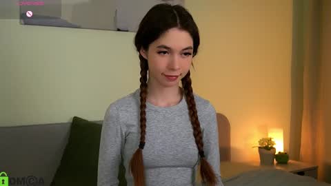 Snapshot of jenny_lylu chatting on 01-10-25, 01:21 Ori online show from 01-10-25, 01:21