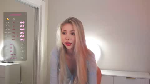 Snapshot of jenny_perry chatting on 11-17-25, 12:27 Jenny Instagram jenny ppperry NEXT LIVE TUESDAY online show from 11-17-25, 12:27