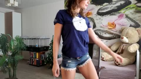 jennycutey online show from 01-22-25, 04:02