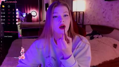 Snapshot of jennykiss11 chatting on 10-17-25, 02:41 your dream online show from 10-17-25, 02:41