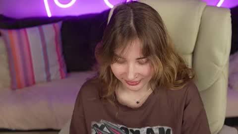 Snapshot of jennyyluv chatting on 11-17-25, 03:45 JENNY online show from 11-17-25, 03:45