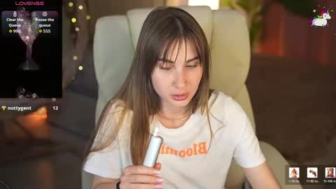 Snapshot of jennyyluv chatting on 05-27-26, 02:30 JENNY online show from 05-27-26, 02:30