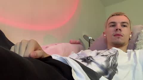 Snapshot of jeremy1scott chatting on 07-19-26, 06:28 jeremy1scott online show from 07-19-26, 06:28