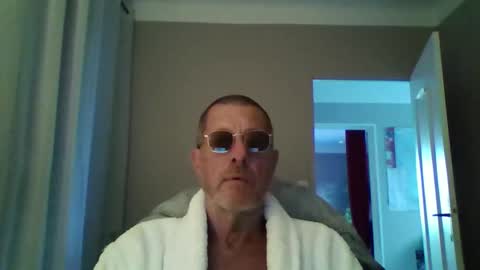 Snapshot of jerflor chatting on 09-24-25, 04:21 jerflor online show from 09-24-25, 04:21