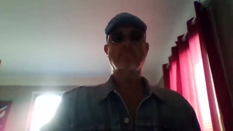 Snapshot of jerflor chatting on 12-04-25, 01:09 jerflor online show from 12-04-25, 01:09