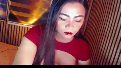 Snapshot of jerkinglexie chatting on 02-12-25, 01:19 LEXIE online show from 02-12-25, 01:19