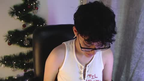 Snapshot of jero_harper1 chatting on 12-15-24, 04:48 jero harper1 online show from 12-15-24, 04:48