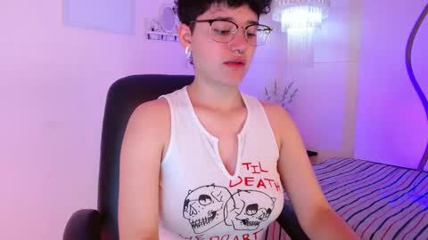 Snapshot of jero_harper1 chatting on 09-15-25, 02:50 jero harper1 online show from 09-15-25, 02:50